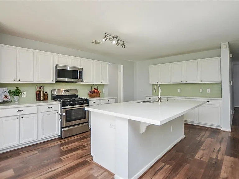 2219 Gable Hollow Ln — Photo 20