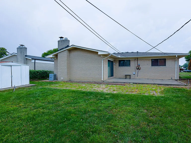 36389 Almont Ct — Photo 4