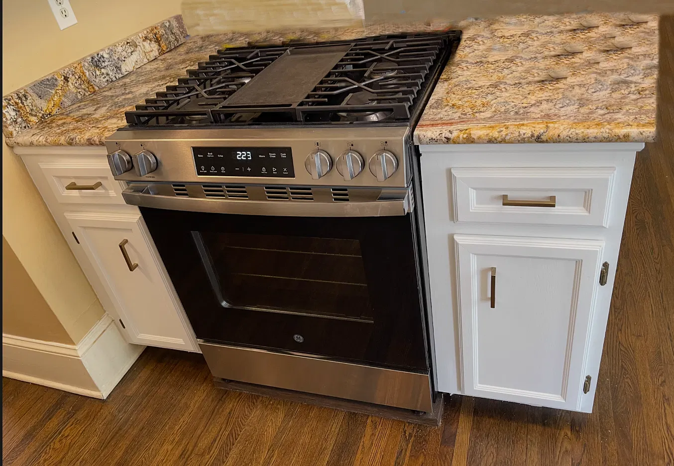 2 bed, 1100 sqft, $2,150 — Photo 3