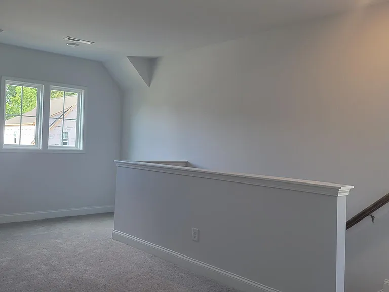 131 Lynnridge Dr — Photo 10