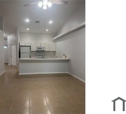 618 SE 13th Ter #618 — Photo 1