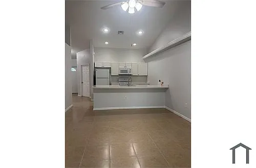 618 SE 13th Ter #628 Photo 1
