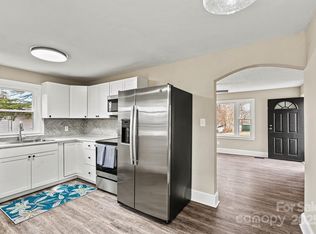 2829 1st Ave NW, Hickory, NC 28601