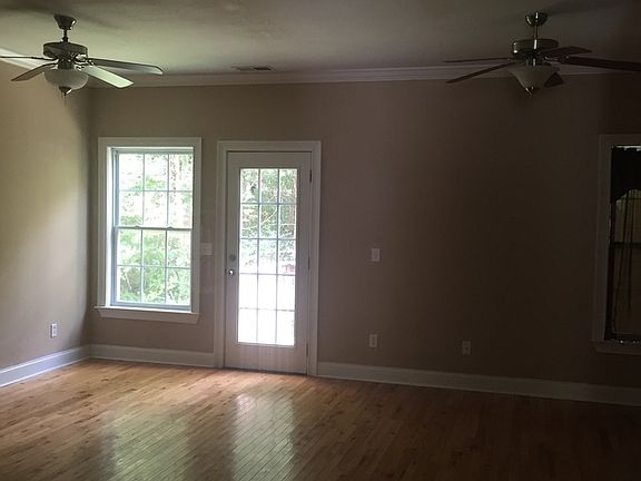 5th image of 17 Brown Estates Dr