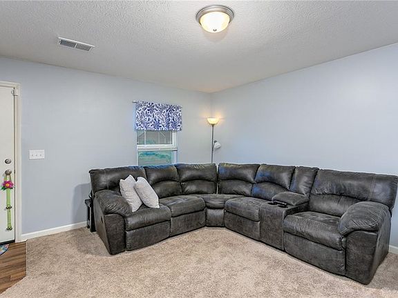 4th image of 9688 Augusta Ln