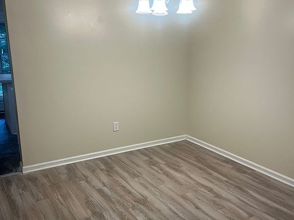 3rd image of 7940 Shadow Oak Dr