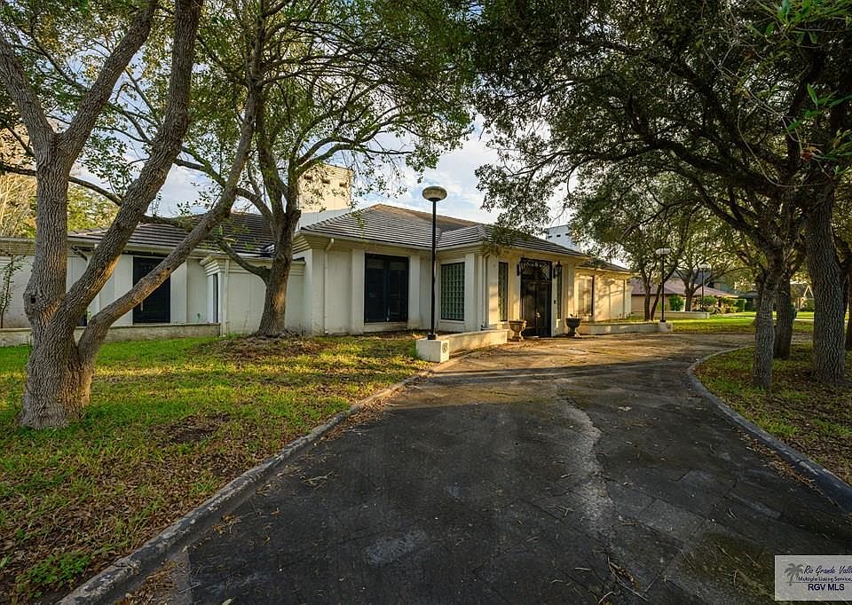 1st image of 2930 Emerald Lake Dr