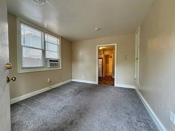 3rd image of 4218 Harrison St APT 4