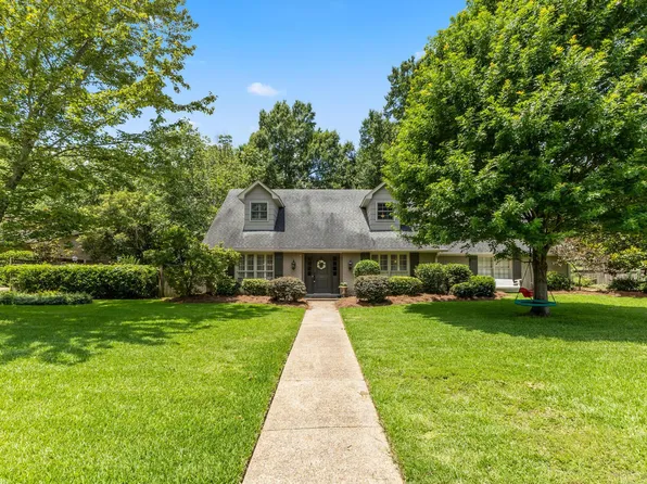 205 Southampton Rd, Hattiesburg, MS 39401