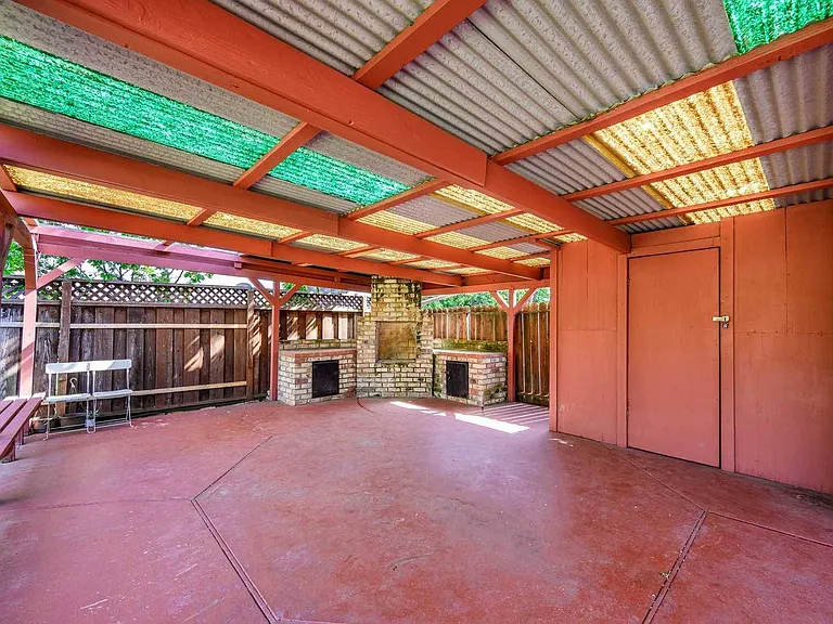 3410 Pepper Tree Ln — Photo 40