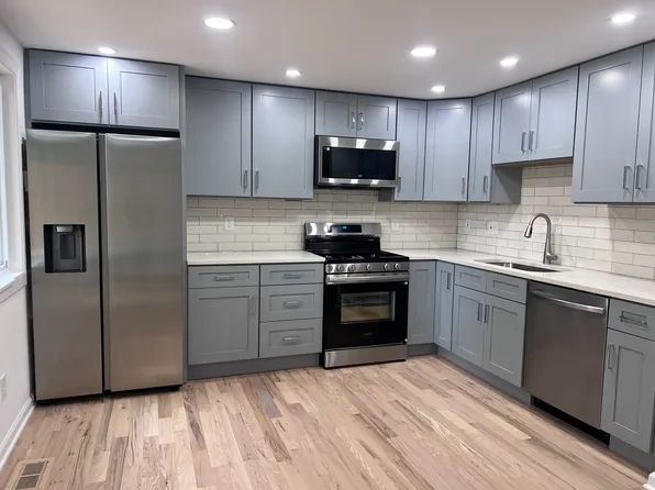 1935 Hamilton Pl SE, Marietta, GA 30067
