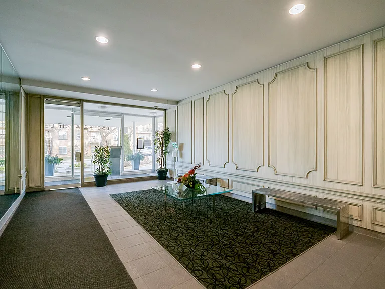 650 Briar Hill Ave — Photo 17