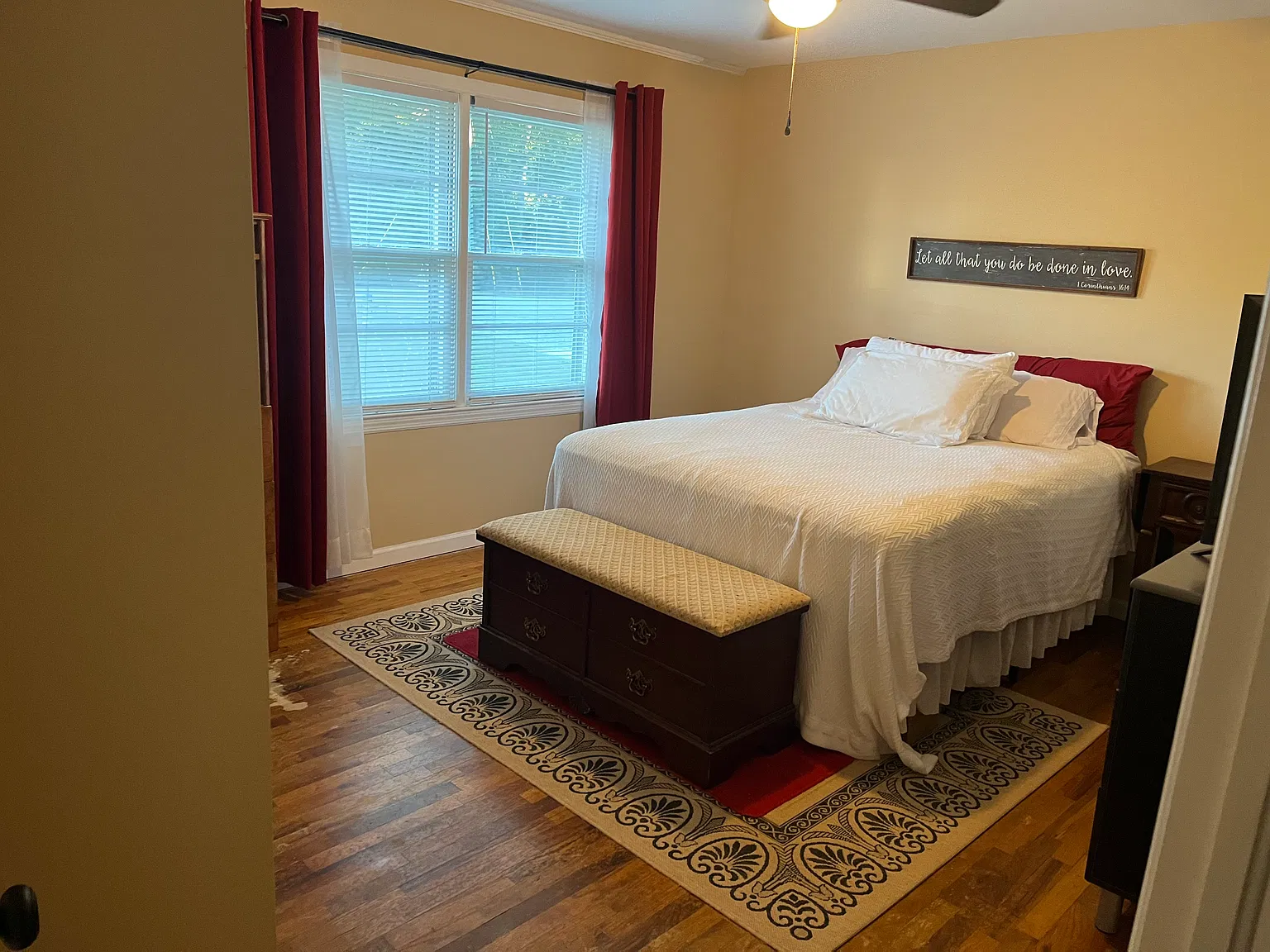 4 bed, 1835 sqft, $800 — Photo 1