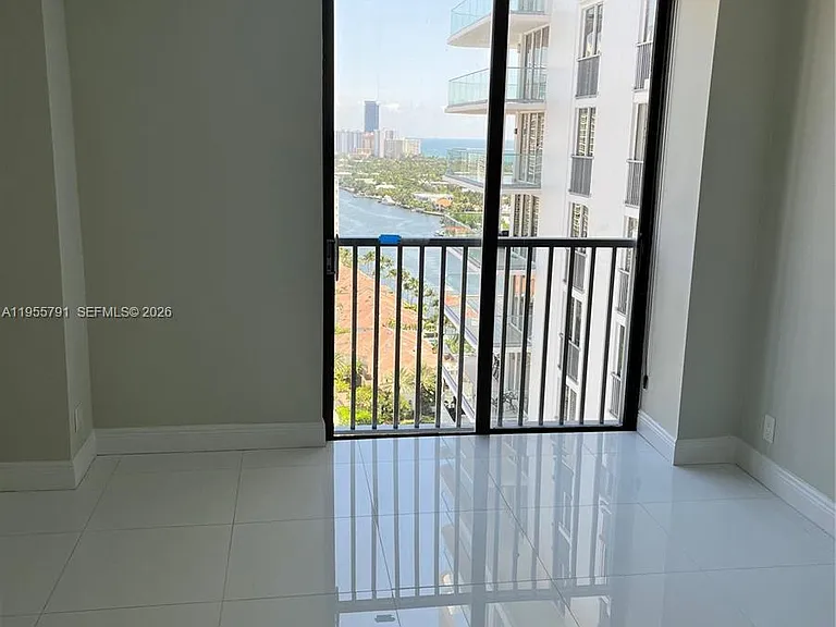 19707 Turnberry Way #24A — Photo 16