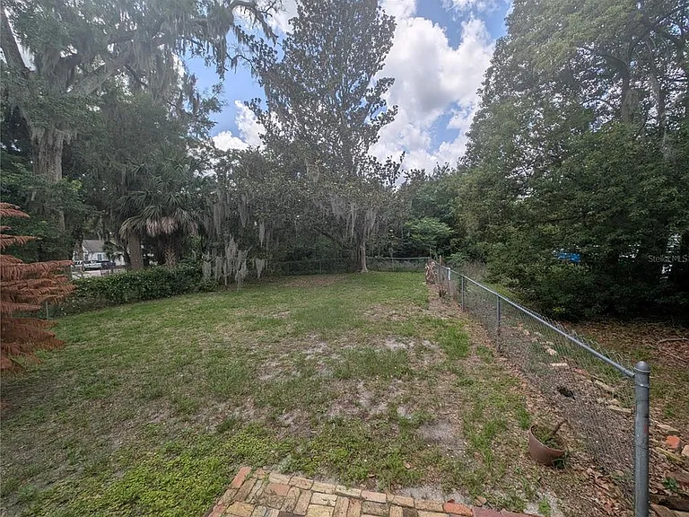 234 SW 3rd St — Photo 19