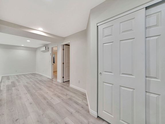 4th image of 675 Sunset Dr