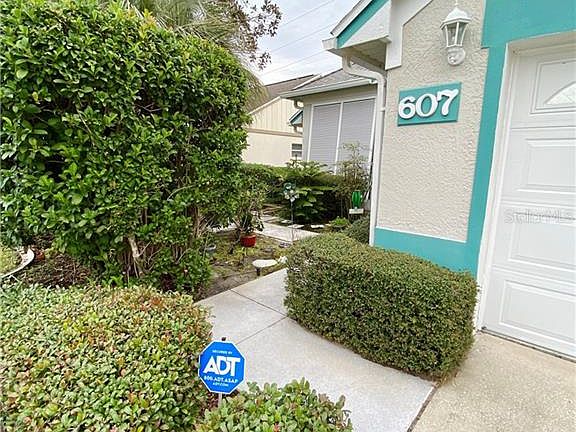 3rd image of 607 Queensbridge Dr