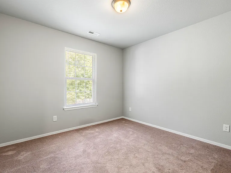 818 Baker St NW — Photo 12