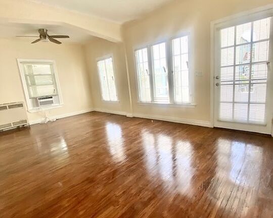 3rd image of 1016 N Sweetzer Ave