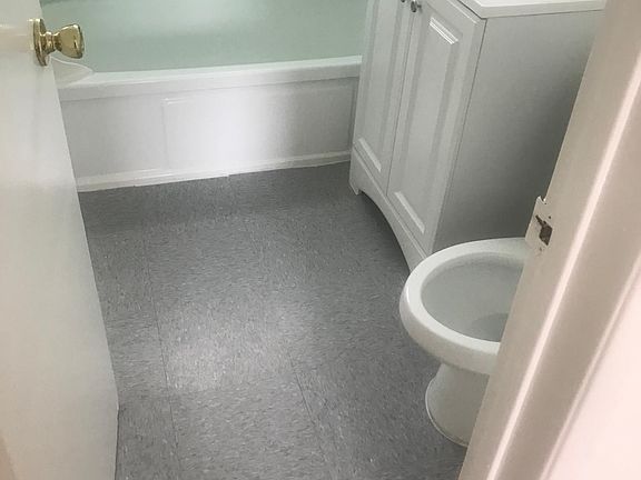 5th image of 3419 Jasmine Ave #9
