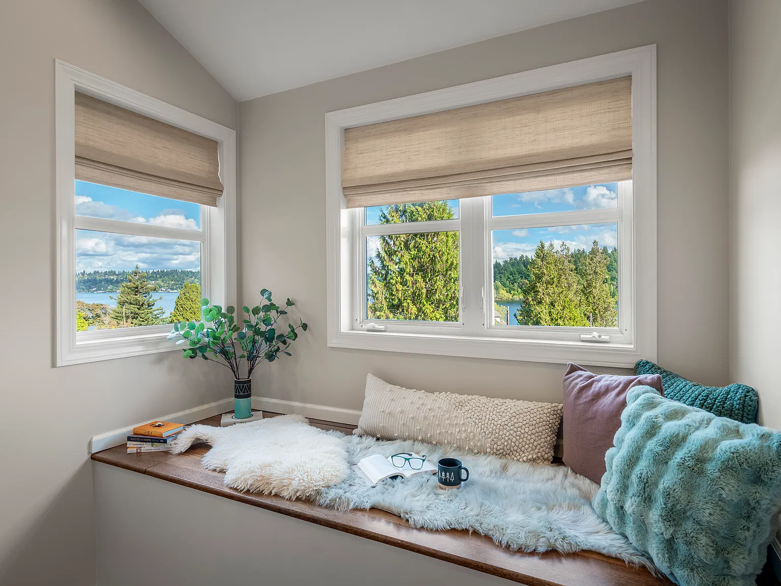 3 bed, 2.5 bath, 2300 sqft, $6,000 — Photo 3