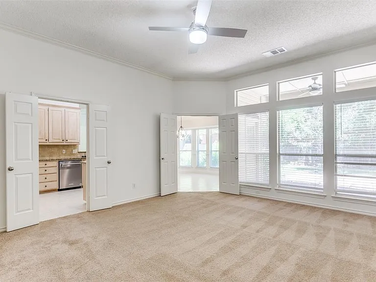 1523 Wayside Dr — Photo 4