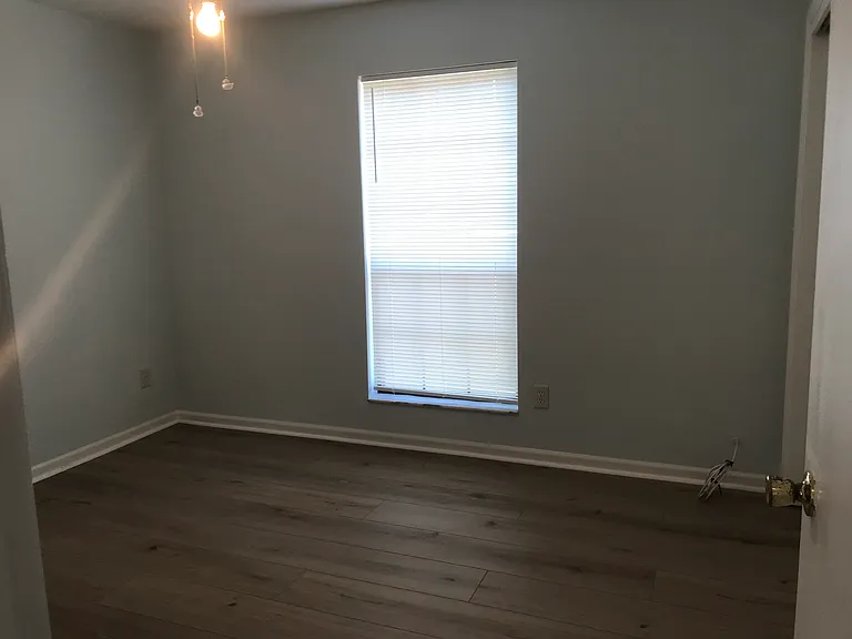 705 Joan Ln — Photo 11