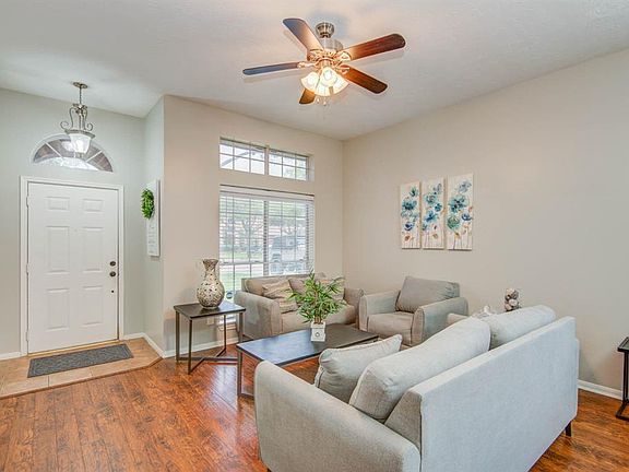 5th image of 11414 Yorkshire Oaks Dr