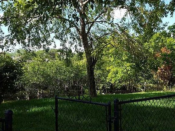5th image of 1196 SW 180th Ter
