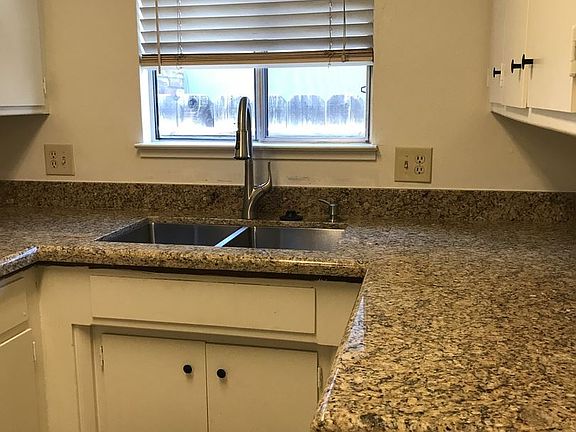 5th image of 1020 Dover Dr