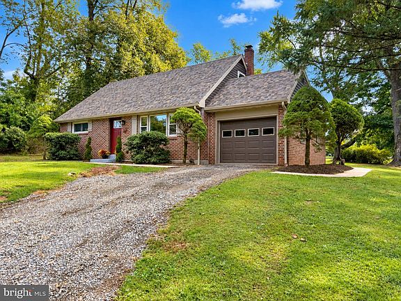 4th image of 525A E Neversink Rd