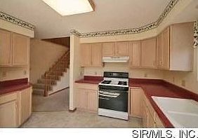 4th image of 9 Berry Patch Ln