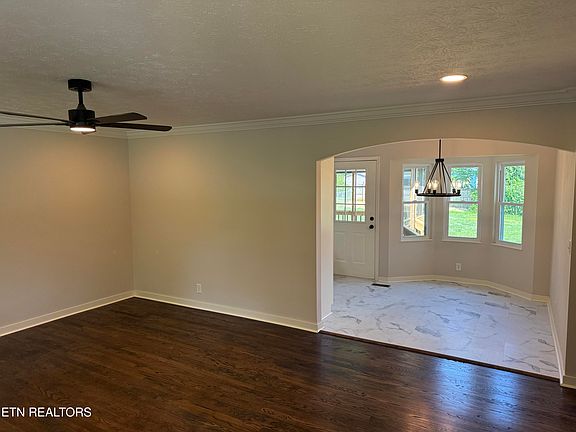 4th image of 808 Eagle Den Dr