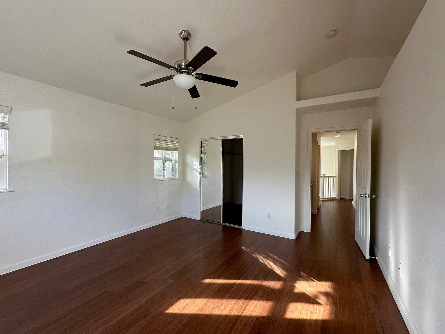 4 bed, 2.5 bath, 1803 sqft, $4,250 — Photo 3