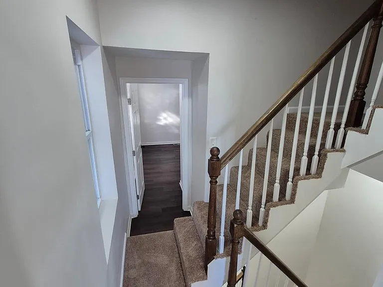 2015 E Fairmount Ave — Photo 15