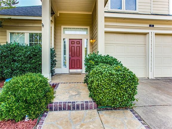 3rd image of 105 Creekview Dr