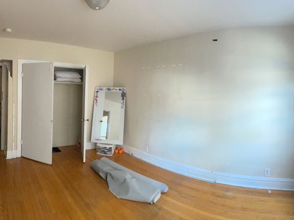 3rd image of 3121 N Hamlin Ave #2N