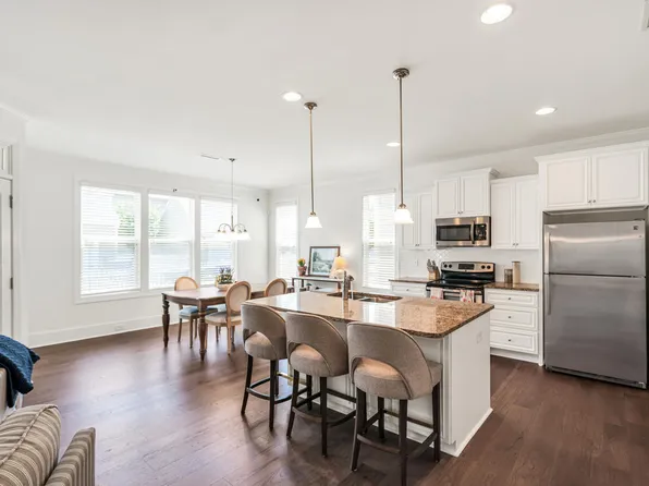 125 Station Dr, Morrisville, NC 27560