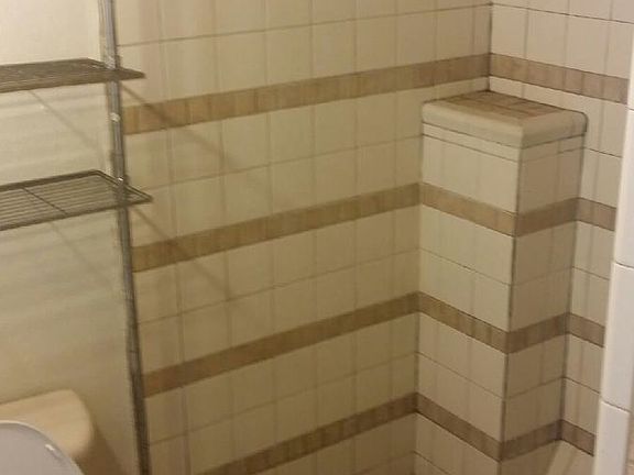 4th image of 1809 Hillcrest Dr APT 301