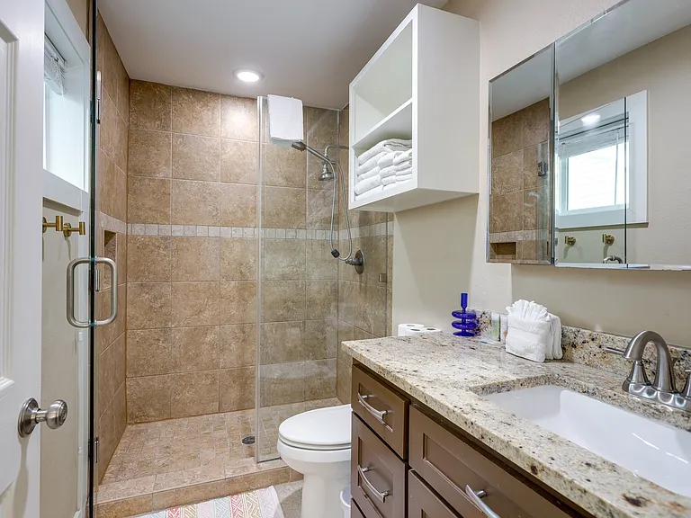 4517 Avenue P 1/2 — Photo 15
