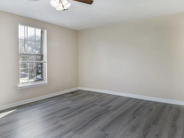 8122 Greenspring Valley Rd — Photo 2