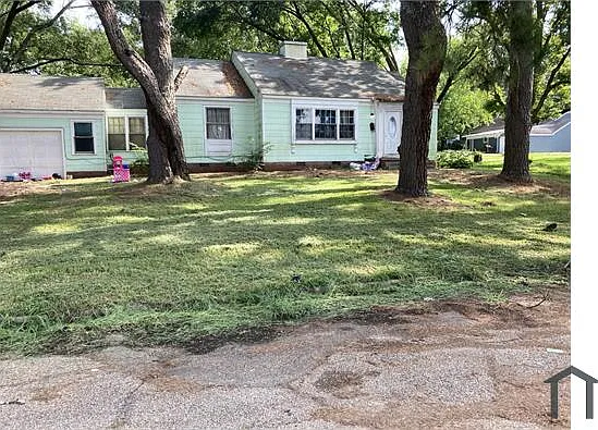 324 Northside Cir — Photo 2