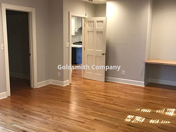 5th image of 117 Cureton St