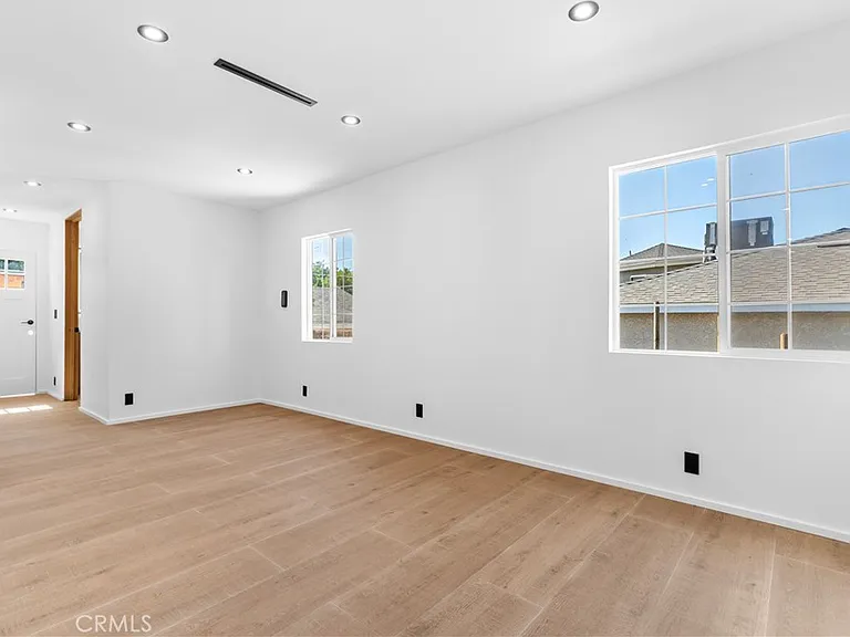 536 Hampton Rd — Photo 32