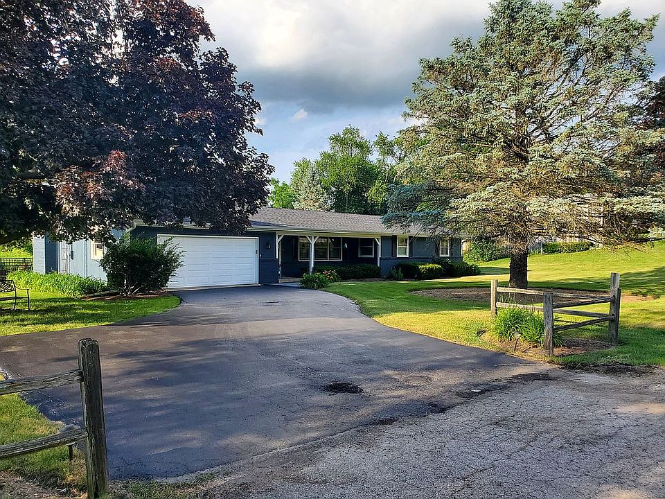 1st image of 38W724 Hilltop Dr