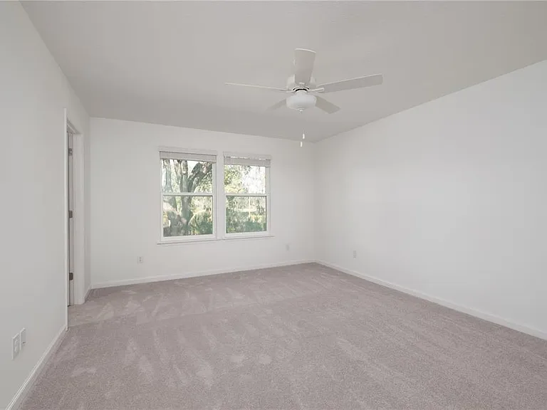 704 NW 126th Ter — Photo 15