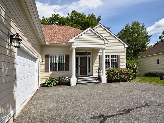4th image of 160 Pine Cone Ln