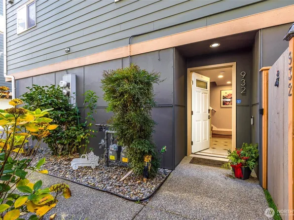 932 N 96th Street, Seattle, WA 98103