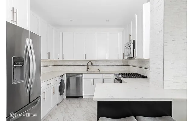 Sold by Douglas Elliman | media 21