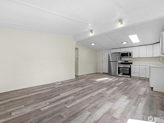 4th image of 33422 192nd Avenue SE #58